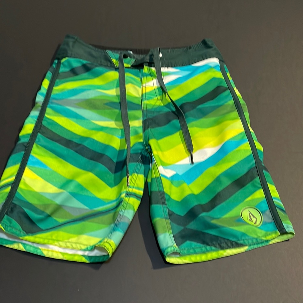 Boys Volcom Board Shorts w/pocket & Drawstring, size 8 slim